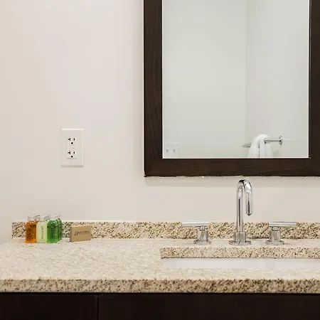 One-bedroom On Boylston Street Apt 603 *