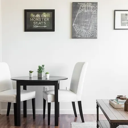 One-bedroom On Brookline Avenue Apt 1508