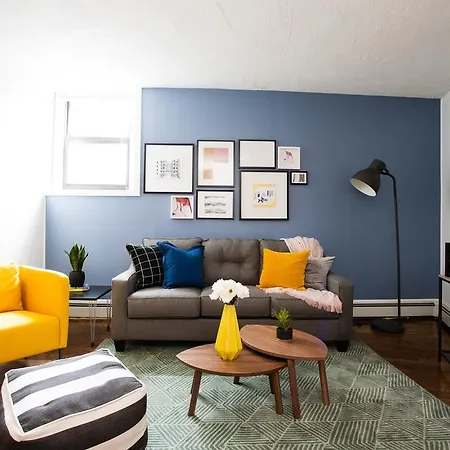One-bedroom On N Margin Street Apt 1