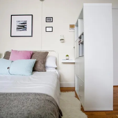 Apartment Studio On Beacon Street Apt 14 Boston