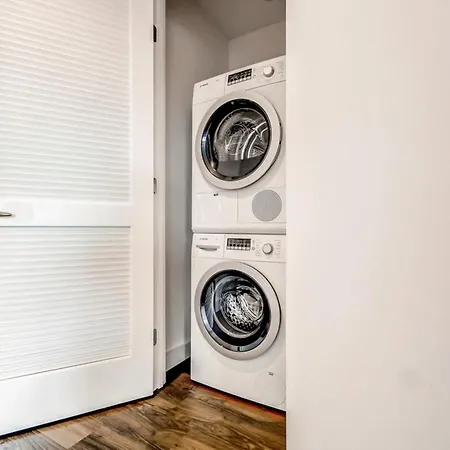 Bluebird Suites At Van Ness
