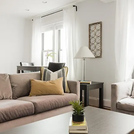 One-bedroom On Warrenton Street Apt 16 *