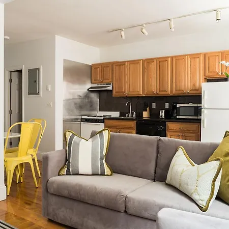 Premier Theater District Suites By Sonder 3*
