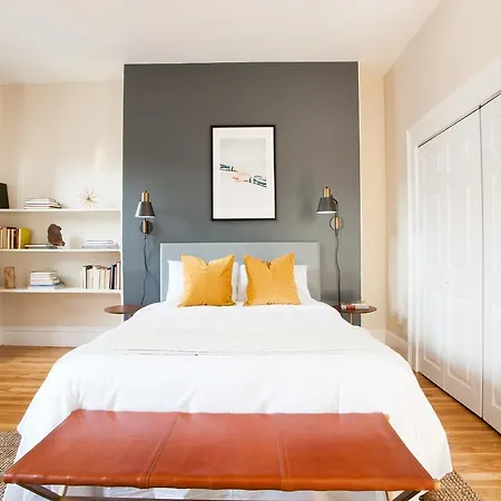 Two-bedroom On Newbury St Apt 41 Aparthotel