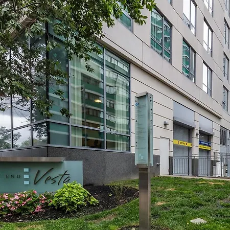 Global Luxury Suites At West End Apartment *