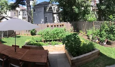 2 Bedroom In Jamaica Plain With Parking Apartment
