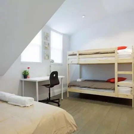 Modern 3br/2ba Near Fenway Apartment