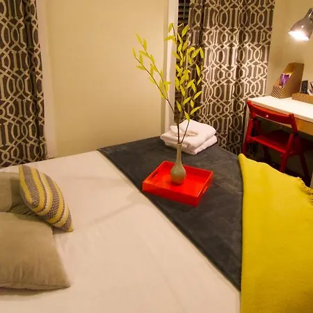 Beautiful 3br 3ba Duplex Parking Location *