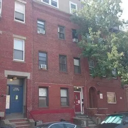 2 Bedroom In Downtown Apartment *