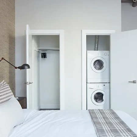 Studio On Washington Street Apt 301 *