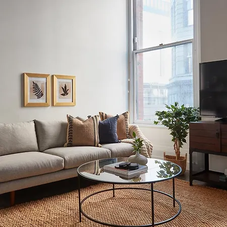 Studio On Washington Street Apt 301 Apartment *