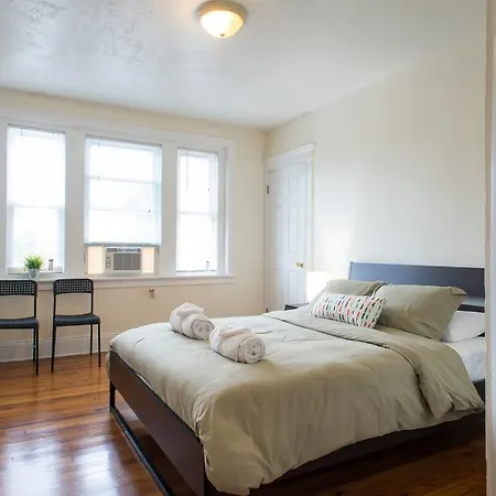 Apartment Charming 2 Bedroom By The Green Line With Private Parking
