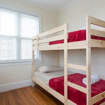 Super Location 2 Bedroom By The Green Line With Parking Spot Apartment *