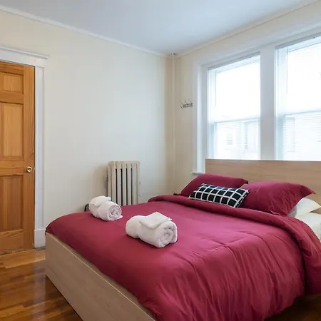 Super Location 2 Bedroom By The Green Line With Parking Spot Boston