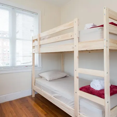 Charming 2 Bedroom By The Green Line With Private Parking Apartment *
