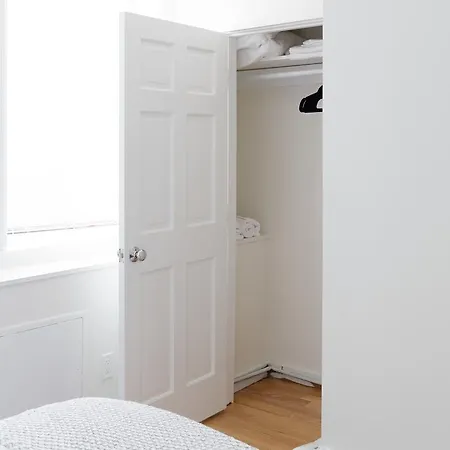 One-bedroom On East Springfield Street Apt B *