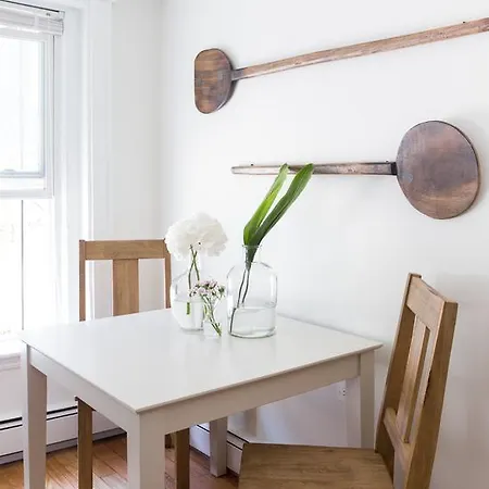 One-bedroom On East Springfield Street Apt B Apartment