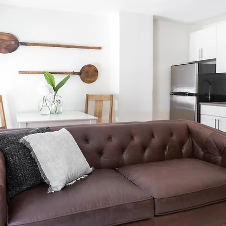 One-bedroom On East Springfield Street Apt B Apartment *
