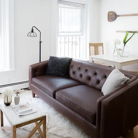 One-bedroom On East Springfield Street Apt B Apartment