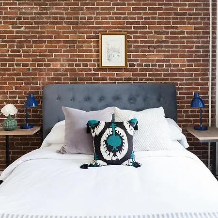 Contemporary South End Suites By Sonder 3*