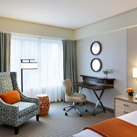 Seaport Hotel 4*