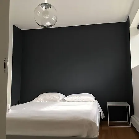 Apartment Cdc Cieaning, Modern, Spacious, 2 Bedroom With Balcony Boston