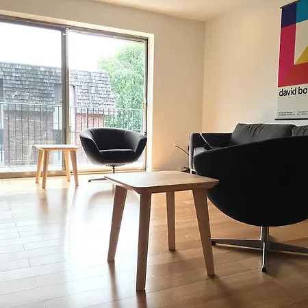Cdc Cieaning, Modern, Spacious, 2 Bedroom With Balcony Apartment