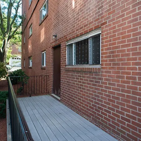 Cozy, Patio, Pool, And Whole Foods Apartment *