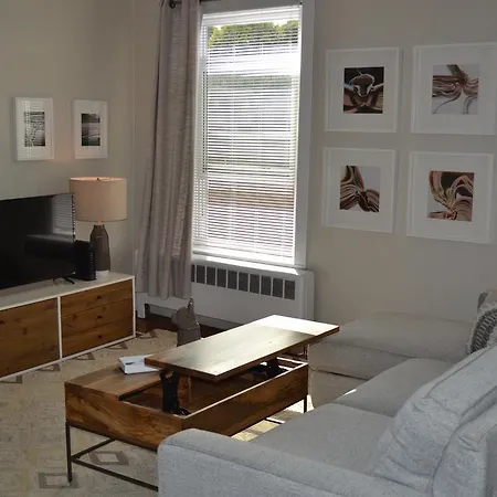 Spacious Beautiful 2bd/1ba Sleeps 4-7 In Best Location *