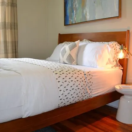 Spacious Beautiful 2bd/1ba Sleeps 4-7 In Best Location * Boston
