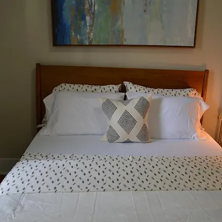 Spacious Beautiful 2bd/1ba Sleeps 4-7 In Best Location Apartment Boston