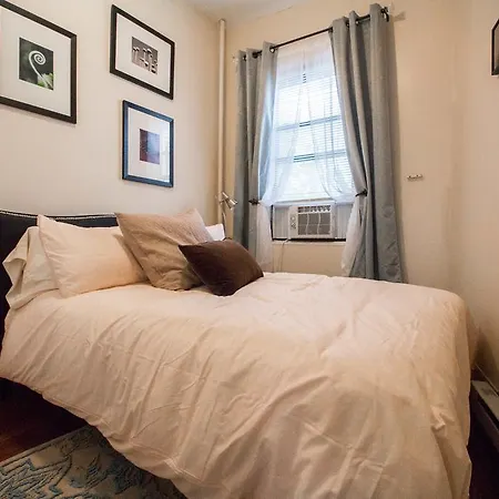 2 Bedroom In Downtown Apartment *