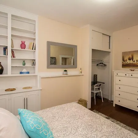 2 Bedroom In Downtown Apartment