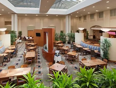 Hotel Embassy At Logan Airport 3*