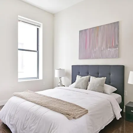 Apartment Two-bedroom On Milk Street Apt 3d