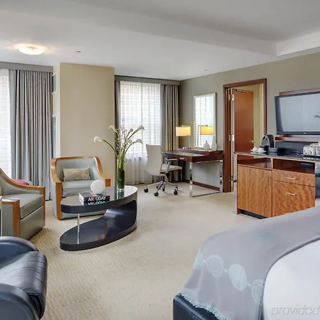 Battery Wharf Hotel, Waterfront Hotel