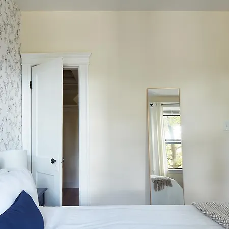 One-bedroom On Elko Street Apt 8 Aparthotel *