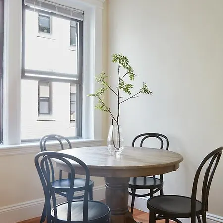 Aparthotel One-bedroom On Elko Street Apt 8 Boston