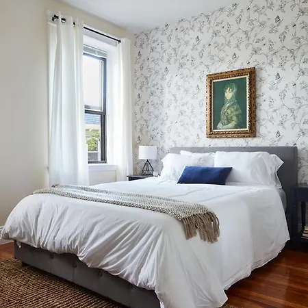 Aparthotel One-bedroom On Elko Street Apt 8 Boston