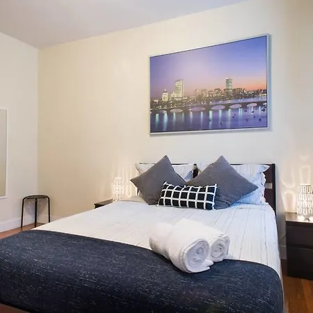 Apartment 2 Bedroom Close To Fenway Park With One Parking Spot - 3 Boston