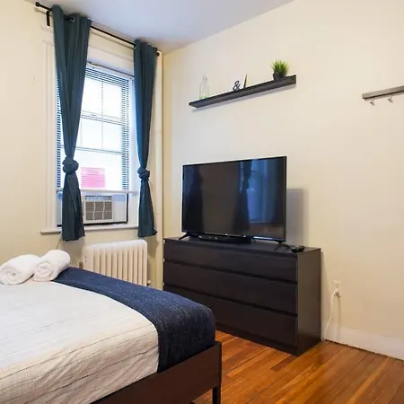 Apartment 2 Bedroom Close To Fenway Park With One Parking Spot - 3 *