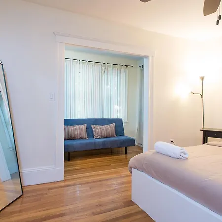 Apartment Renovated & Huge 5br/3ba Apt With Parking Around Fenway *