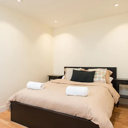 Renovated & Huge 5br/3ba Apt With Parking Around Fenway