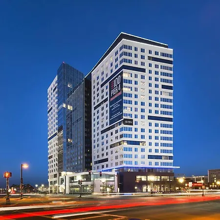 Global Luxury At Seaport Apartment