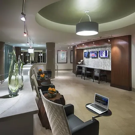 Global Luxury At Seaport Apartment