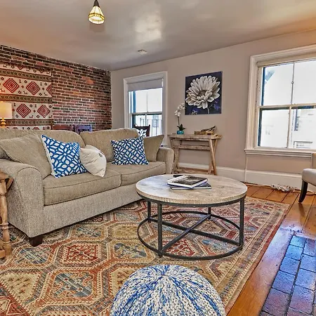 Charming Charles St In The Heart Of Apartment
