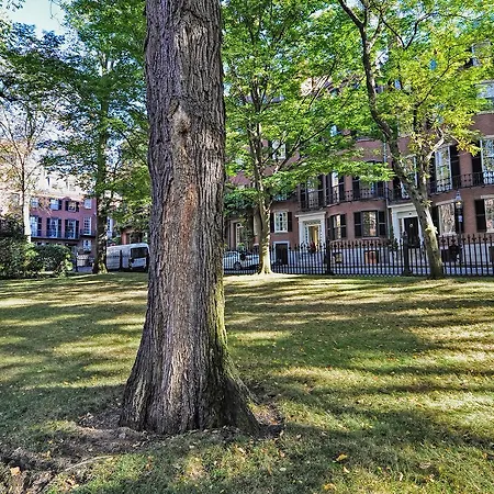 Charming Charles St In The Heart Of * Boston