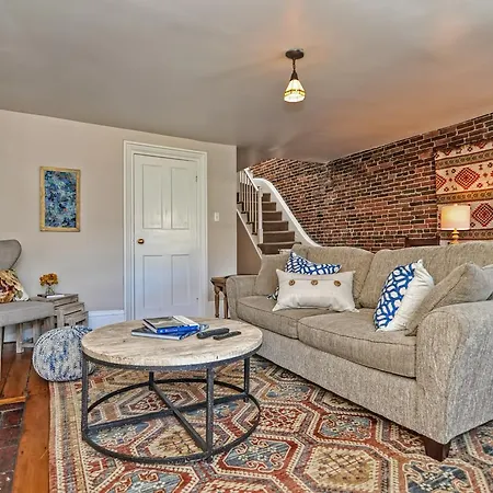 Charming Charles St In The Heart Of