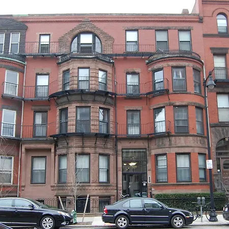 Homestay Cozy Garden Level Apartment, Walking Distance To Famous Scenes, Charles River, Mit, Fenway *