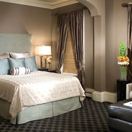 Clarendon Square 4* Boston